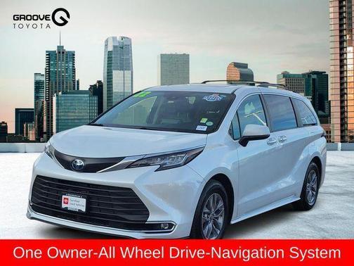 2022 Toyota Sienna XLE