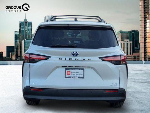 2022 Toyota Sienna XLE