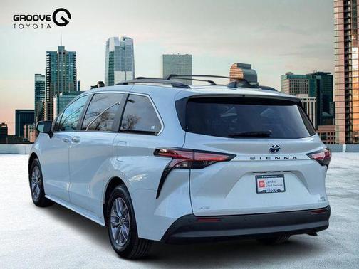 2022 Toyota Sienna XLE