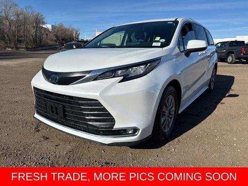 2022 Toyota Sienna XLE