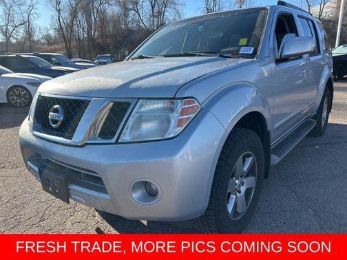 2011 Nissan Pathfinder SV