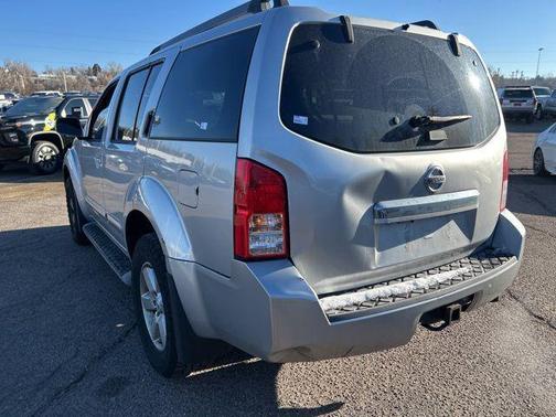 2011 Nissan Pathfinder SV