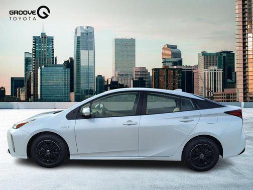 2022 Toyota Prius XLE