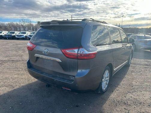 2017 Toyota Sienna Limited Premium