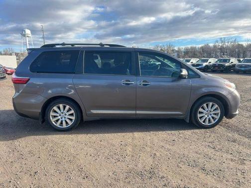 2017 Toyota Sienna Limited Premium