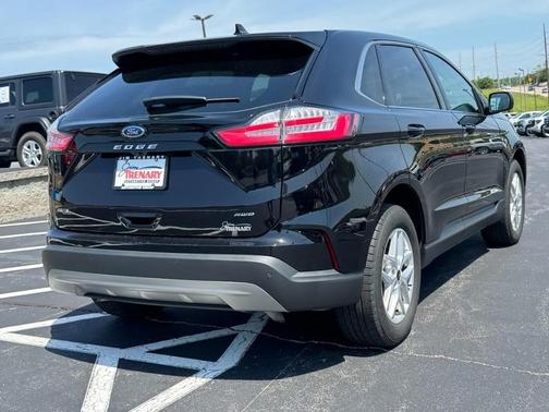 Agate Black Metallic 2024 Ford Edge Sport