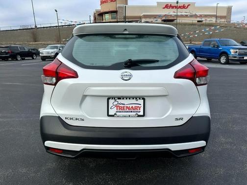 2019 Nissan Kicks SR