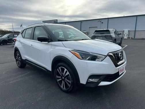 2019 Nissan Kicks SR