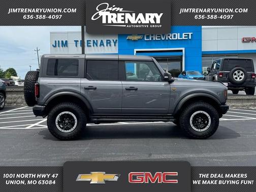 Carbonized Gray Metallic 2023 Ford Bronco
