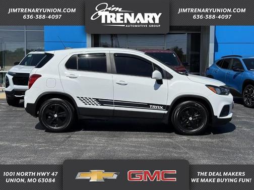 Summit White / White 2020 Chevrolet Trax LS