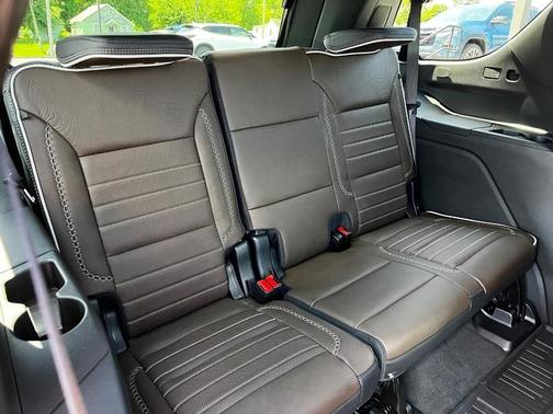 2025 GMC Yukon Denali Ultimate