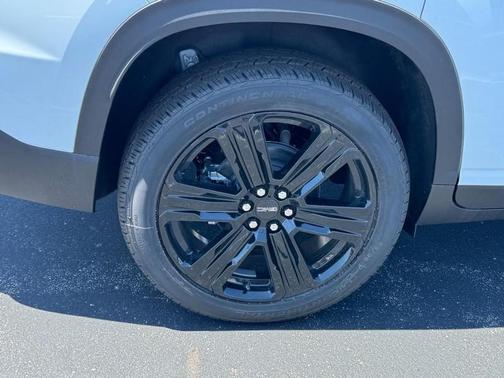 White Tri-Coat 2026 GMC Acadia Elevation
