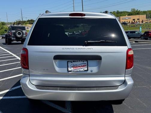 Bright Silver Metallic 2005 Dodge Grand Caravan SE