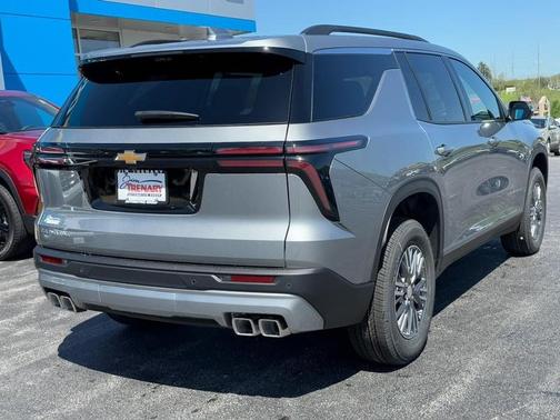 Sterling Gray Metallic 2026 Chevrolet Traverse LT