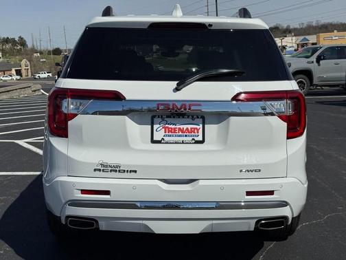 2022 GMC Acadia Denali