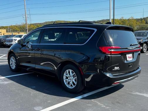 2022 Chrysler Pacifica Touring-L