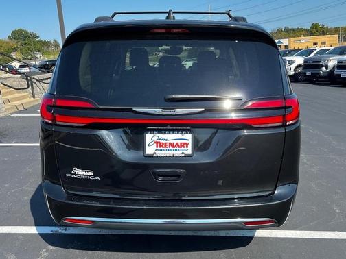 2022 Chrysler Pacifica Touring-L