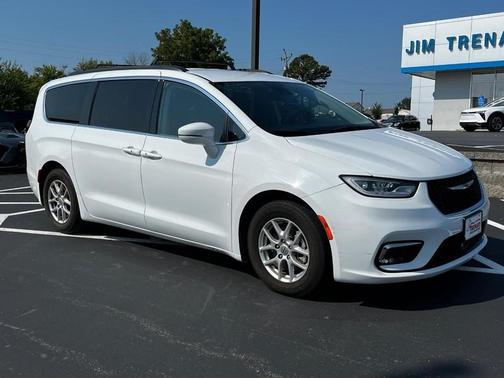 2022 Chrysler Pacifica Touring-L
