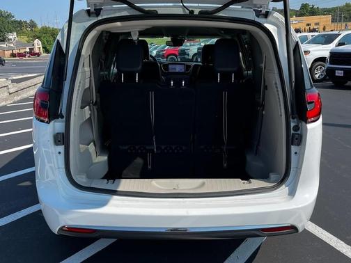 2022 Chrysler Pacifica Touring-L