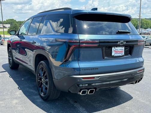 Lakeshore Blue Metallic 2024 Chevrolet Traverse LT