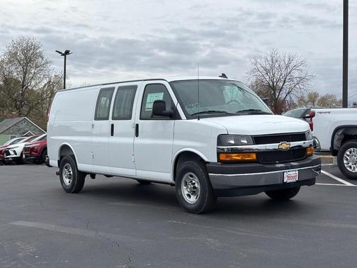 2025 Chevrolet Express 3500 Work Van