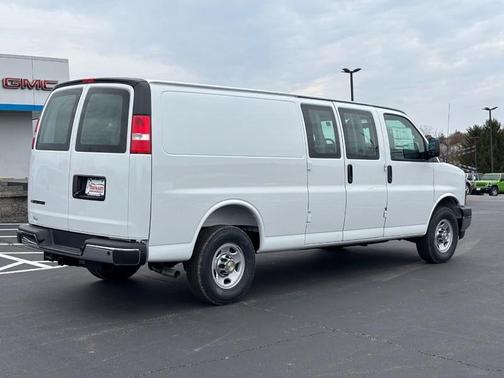2025 Chevrolet Express 3500 Work Van