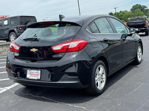 Black 2017 Chevrolet Cruze LT