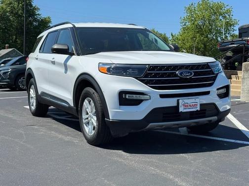 Oxford White 2022 Ford Explorer XLT