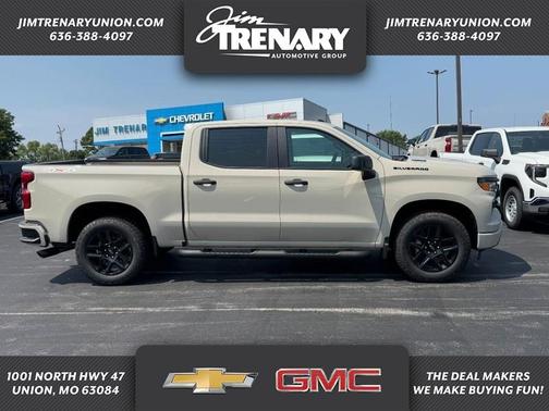 White Sand 2026 Chevrolet Silverado 1500 Custom