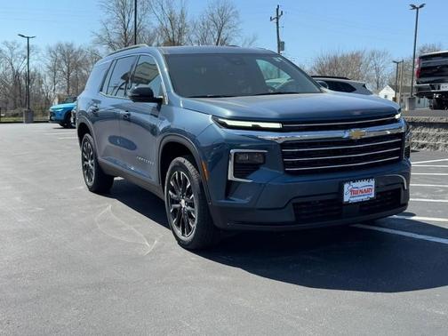 Lakeshore Blue Metallic 2026 Chevrolet Traverse LT