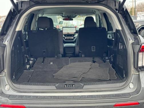 2025 Ford Explorer Active 4WD