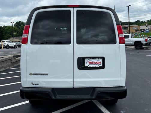 2024 Chevrolet Express 3500 LS