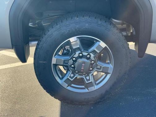 2025 GMC Sierra 2500 SLT
