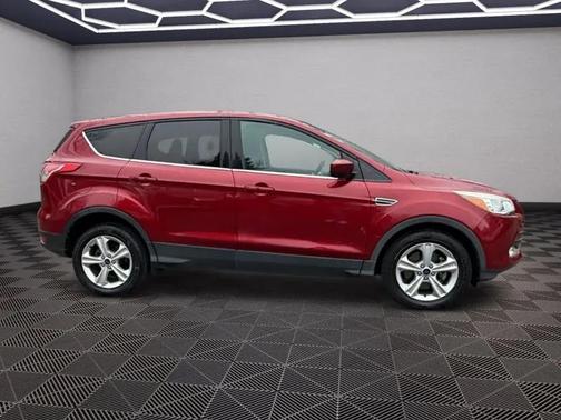 Ruby Red Metallic Tinted Clearcoat 2015 Ford Escape SE