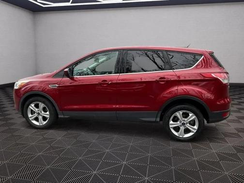 Ruby Red Metallic Tinted Clearcoat 2015 Ford Escape SE