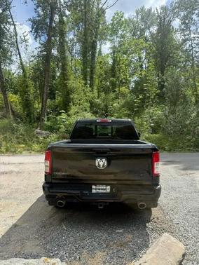 Diamond Black Crystal Pearlcoat 2022 RAM 1500 Big Horn/Lone Star