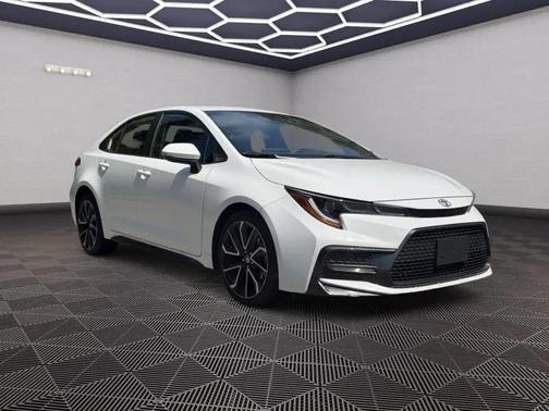 White 2020 Toyota Corolla SE