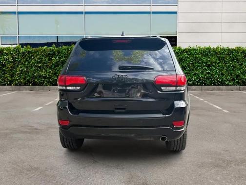 Diamond Black Crystal Pearlcoat 2018 Jeep Grand Cherokee Altitude