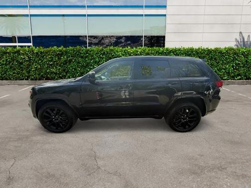 Diamond Black Crystal Pearlcoat 2018 Jeep Grand Cherokee Altitude