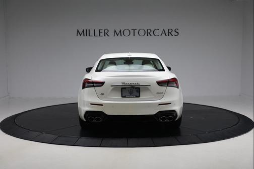 2022 Maserati Ghibli Modena Q4