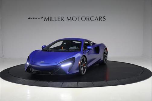 2023 McLaren Artura Performance