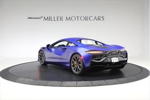 2023 McLaren Artura Performance