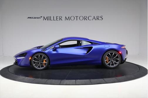 2023 McLaren Artura Performance