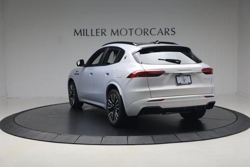 Bianco Astro Metallic 2023 Maserati Grecale Modena