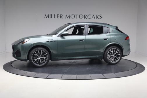 Verde Royale Metallic 2026 Maserati Grecale Modena
