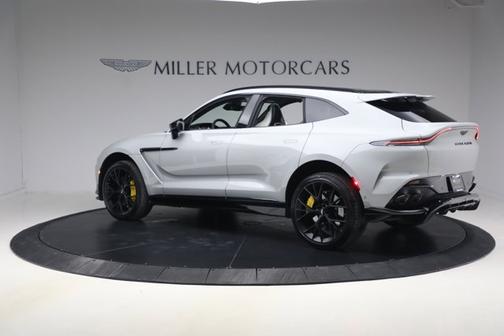 2025 Aston Martin DBX 707