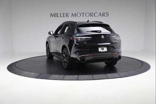 2025 Alfa Romeo Stelvio Intensa