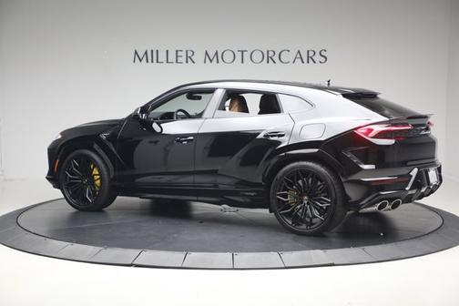 Nero Noctis Metallic 2025 Lamborghini Urus SE