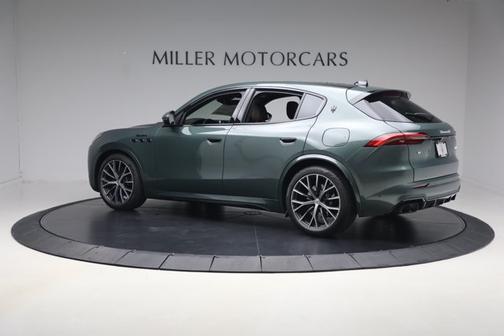 Verde Royale Metallic 2026 Maserati Grecale Modena
