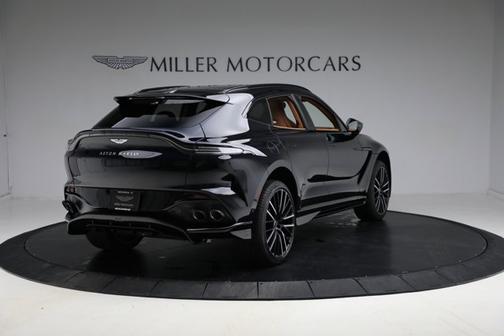 2025 Aston Martin DBX 707